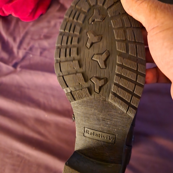Black Relativity Boots size 7 - Picture 3 of 3